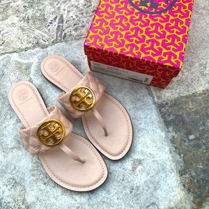 TORY BURCH BENTON BAND QUILTED LEATHER THONG SANDAL SAND COLOR